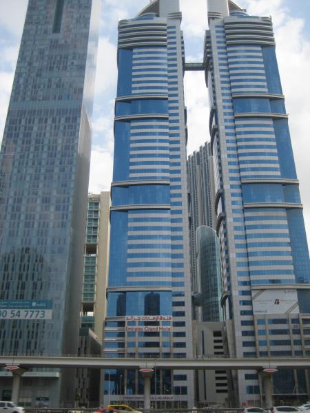 هتل Jomeyra Emirate Tower